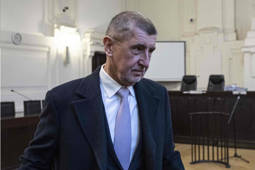 Andrej Babisz podczas rozprawy w sądzie w Pradze /MICHAL CIZEK/AFP/ /East News