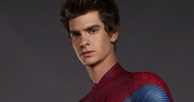 Andrew Garfield w stroju człowieka-pająka /materiały dystrybutora