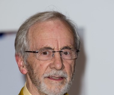 Andrew Sachs, a właściwie Andreas Siegfried Sachs zmarł w Londynie. Miał 86 lat. Pogrzeb aktora odbył się w czwartek, 30 listopada.

Jak poinformowała jego żona Melody, Sachs przez ostatnie cztery lata swego życia walczył z demencją.