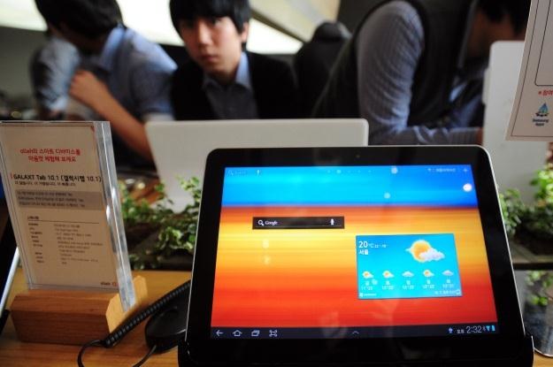 Android 4.0 powoli zacznie opanowywać tablety Samsunga /AFP