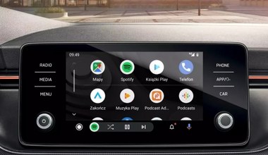 Android Auto niczym systemy Tesli. Pozwala grać w gry i oglądać filmy 