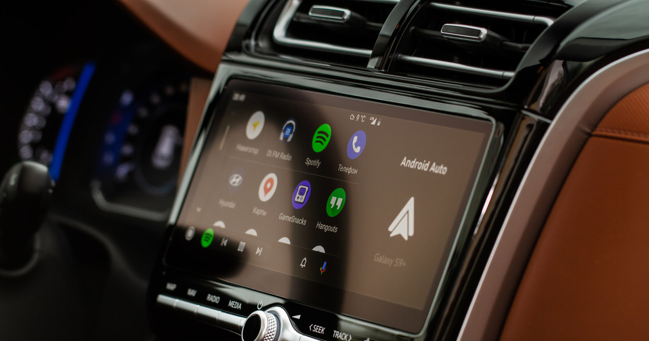 Android Auto to aplikacja, którą doceniło wielu kierowców w Polsce /123RF/PICSEL /123RF/PICSEL