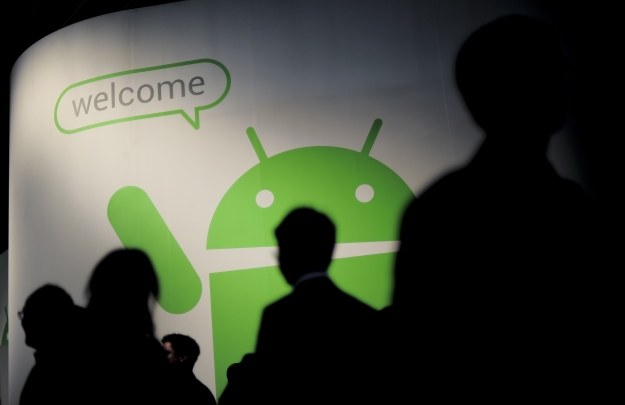 Android umocnił swoją dominację na rynku urządzeń mobilnych /AFP