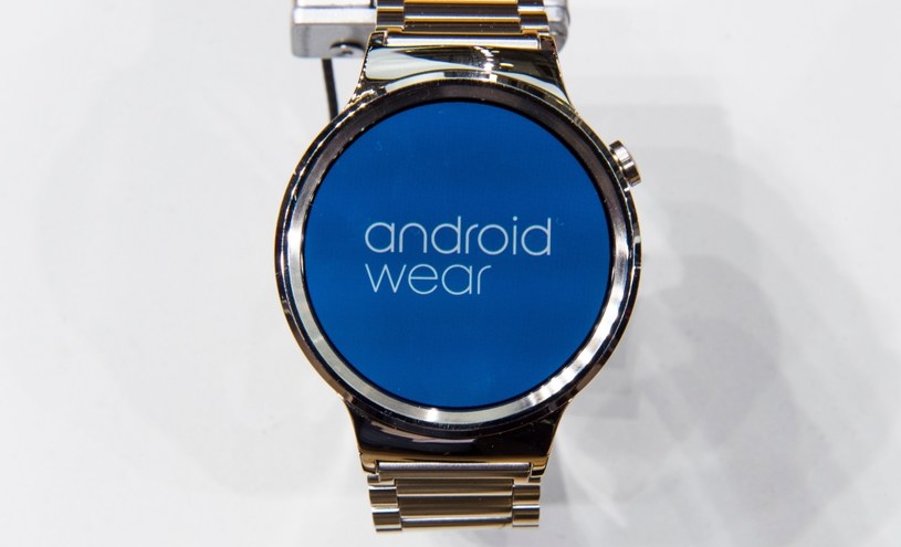 Android Wear to popularny system na smartwatche /AFP
