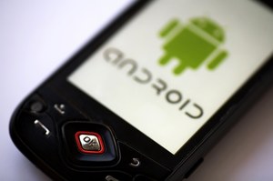 Android wyprzedza iOS w globalnych dochodach i sprzedaży