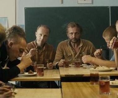 Andrzej Chyra i Łukasz Simlat w filmie "W imię..."