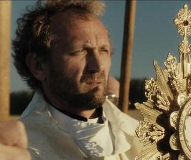 Andrzej Chyra w filmie "W imię..."