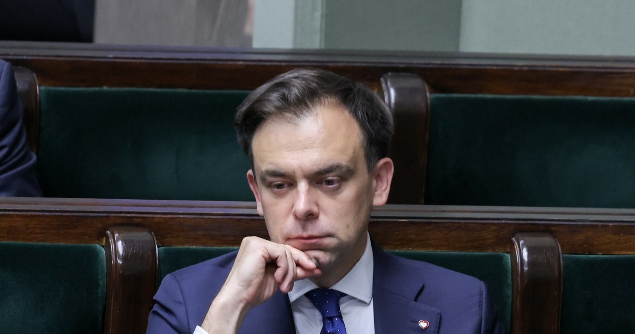 Andrzej Domański ma o czym myśleć - deficyt w budżecie państwa wyniósł po maju prawie 108,3 mld zł /Jacek Domiński /Reporter
