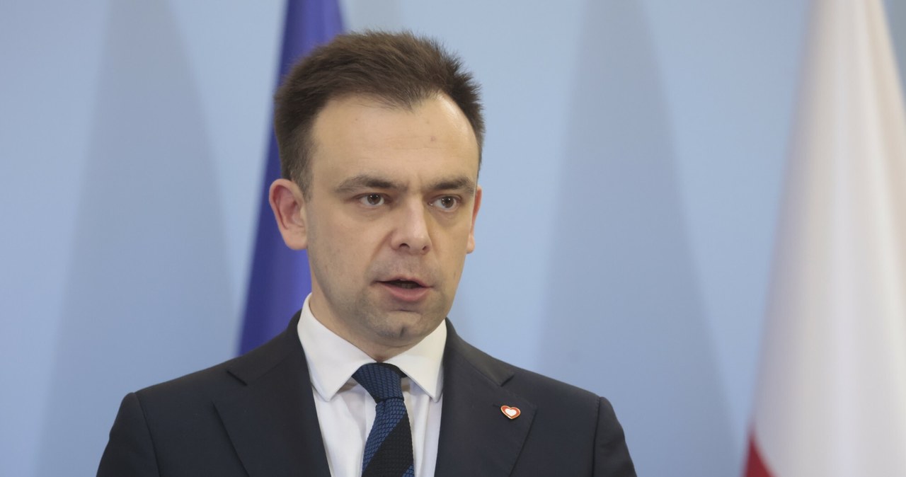 Andrzej Domański (minister finansów) zapowiedział, że przyszłoroczny wzrost płac w budżetówce będzie wyższy niż pierwotnie planowane 4,1 proc. /Hornet /Reporter