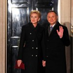 Andrzej Duda i Agata Kornhauser-Duda oddali hołd królowej Elżbiecie II 