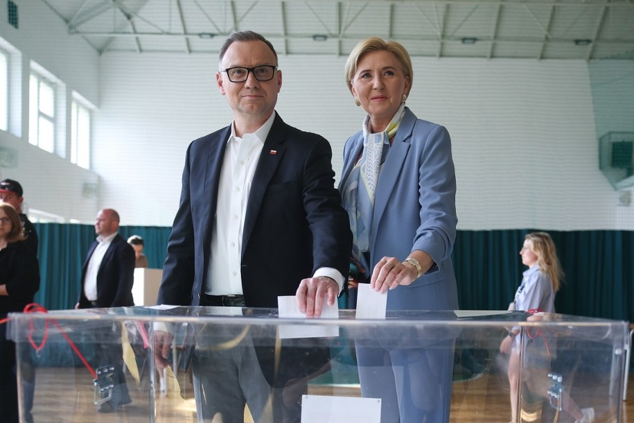 Andrzej Duda i Agata Kornhauser-Duda podczas II tury wyborów prezydenckich //Łukasz Gągulski /PAP