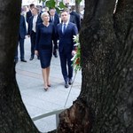 Andrzej Duda i Agata Kornhauser-Duda w Strefie Zero. Złożyli kwiaty pod "Drzewem Przetrwania"