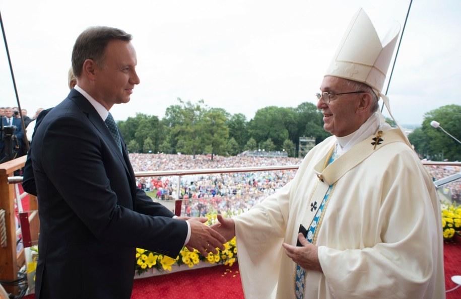 Andrzej Duda i papież Franciszek (zdjęcie z 2016 r.) /AFP /East News