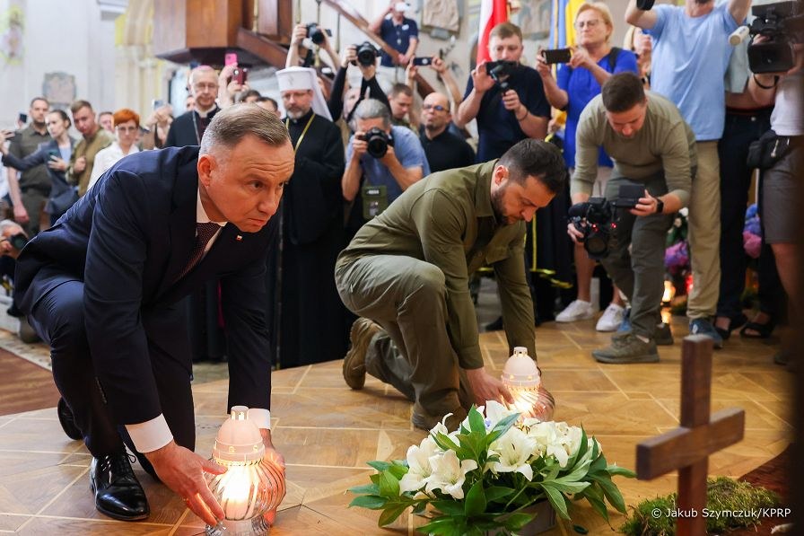Andrzej Duda i Wołodymyr Zełenski w katedrze w Łucku /Jakub Szymczuk/KPRP /