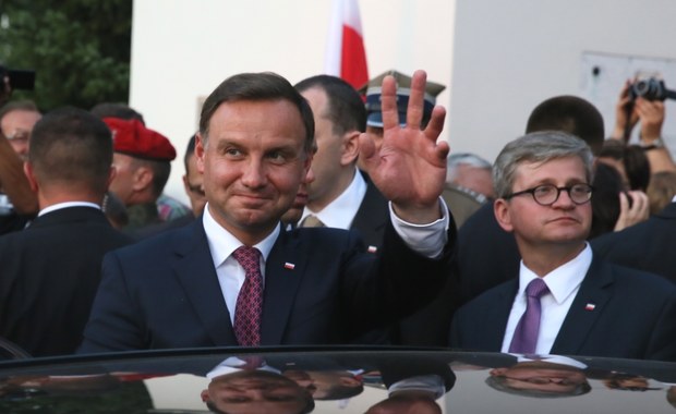 Andrzej Duda konsultuje się ws. dodatkowych pytań w referendum