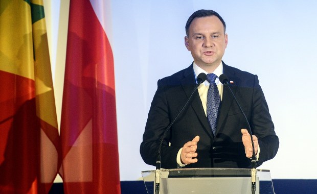 Andrzej Duda: Podczas ekshumacji do żadnego bezczeszczenia zwłok nie dojdzie