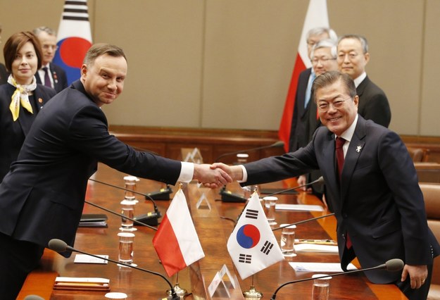 Andrzej Duda podczas rozmów z politykami Korei Płd. /KIM HEE-CHUL / POOL /PAP/EPA