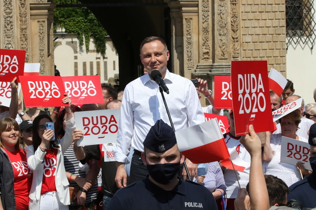 Andrzej Duda podczas spotkania z mieszkańcami Brzegu /Krzysztof Świderski /PAP