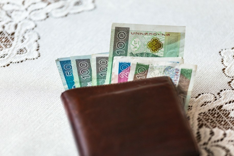 Andrzej Duda podpisał ustawę o rynku pracy; wzrośnie m.in. zasiłek dla bezrobotnych, zdj. poglądowe /ARKADIUSZ ZIOLEK/East News /East News