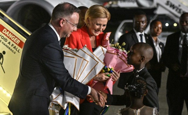 Andrzej Duda przybył do Tanzanii. Spotka się z Samią Suluhu