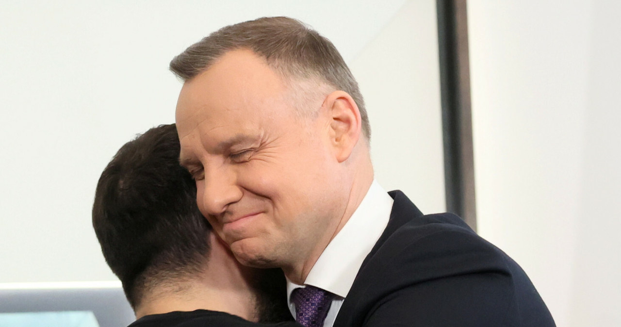 Andrzej Duda przytula Wołodymyra Zełenskiego /Paweł Wodzyński /East News