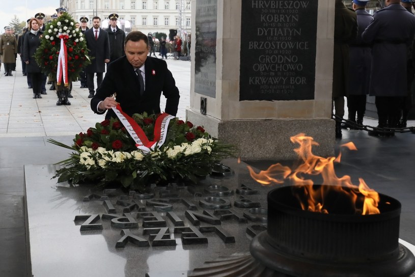 Andrzej Duda składa kwiaty na Grobie Nieznanego Żołnierza /Paweł Supernak /PAP