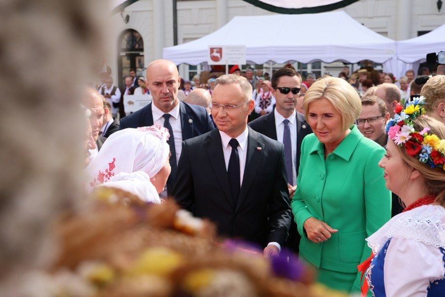 Andrzej Duda z Agatą Kornhauser–Dudą na Dożynkach Prezydenckich w Warszawie /Paweł Wodzyński /East News