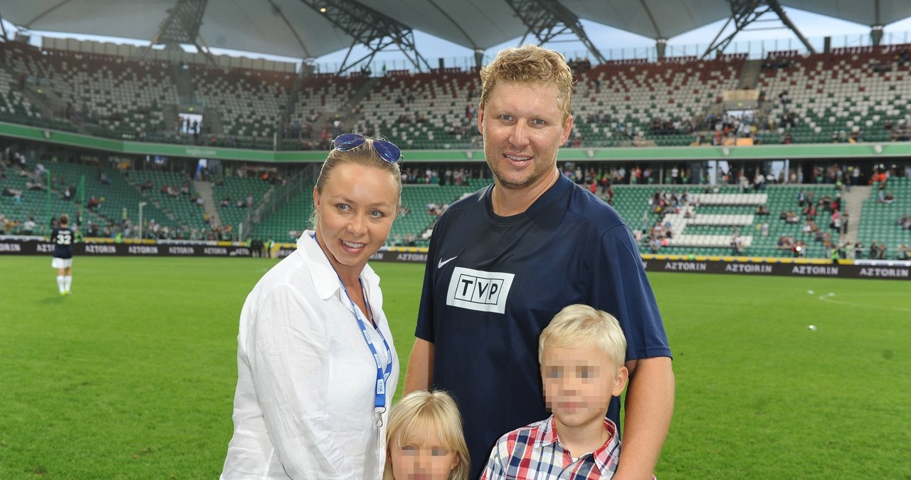 Andrzej i Małgorzata Nejmanowie z dziećmi /Piotr Andrzejczak /MWMedia