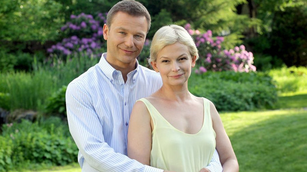 Czy między Martą i Andrzejem będzie już dobrze? Andrzej (Krystian Wieczorek) i Marta (Dominika Ostałowska) /fot /MTL Maxfilm