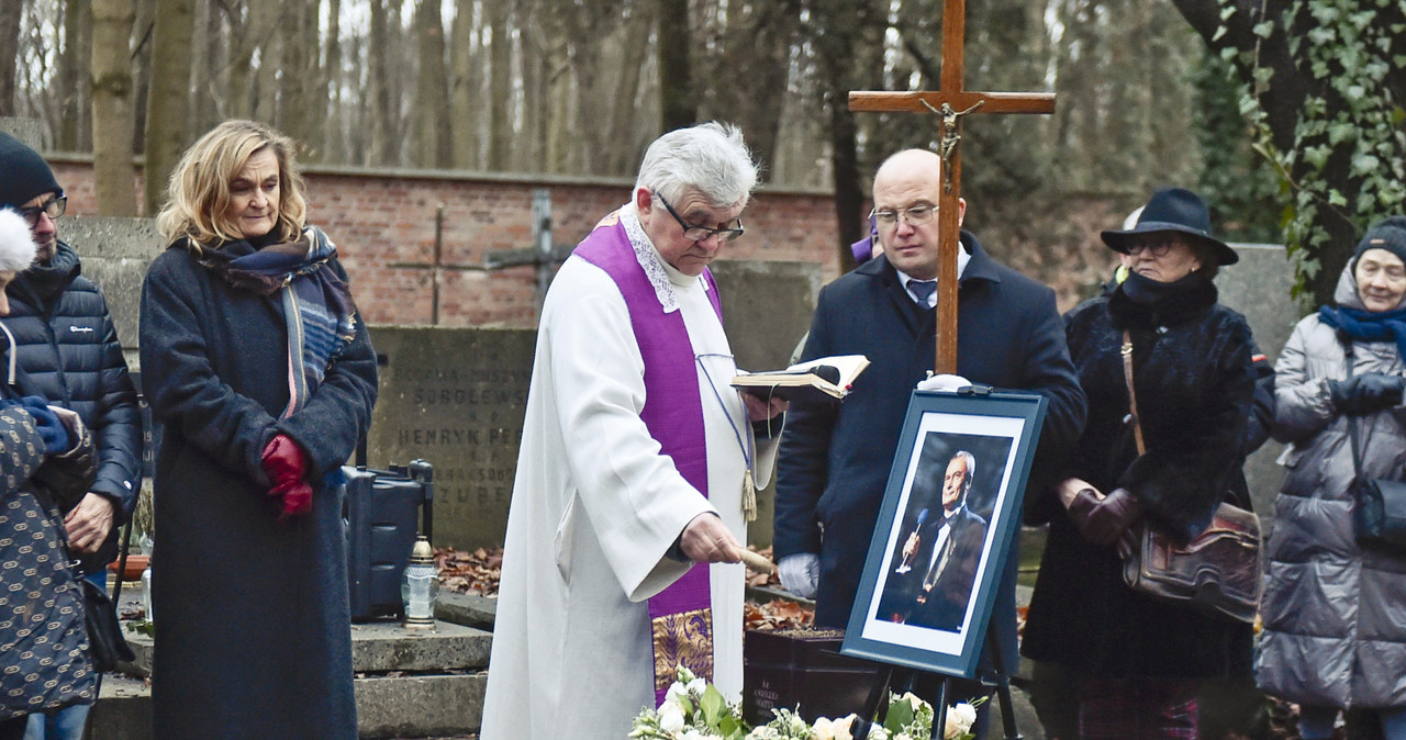 Andrzej Matul spoczął w grobie rodzinnym na Starych Powązkach w Warszawie. / Niemiec  /AKPA