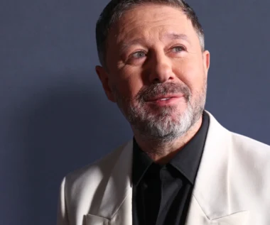 Andrzej Piaseczny uciekł z miasta. Jego różowa posiadłość w górach robi wrażenie