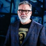 Andrzej Saramonowicz kręci film o kapitanie Żbiku? To był żart