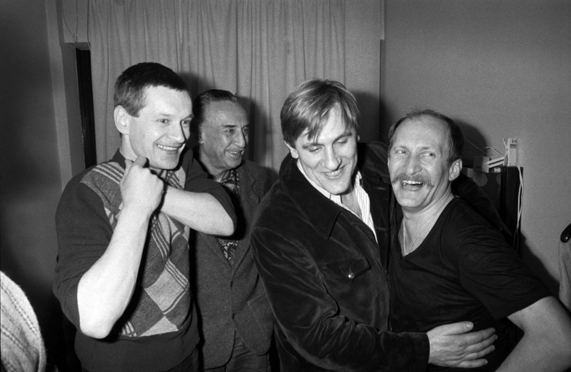 Andrzej Seweryn, Romain Gary, Gerard Depardieu i Wojciech Pszoniak w teatrze Maison de la Culture de Nanterre w 1980 roku /Wojtek Laski /East News