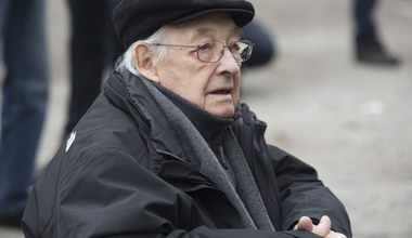 Andrzej Wajda "wymazał" ze swego życiorysu dwie pierwsze żony. Kim były te kobiety?