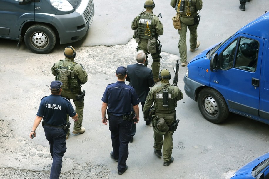 Andrzej Z., ps. Słowik opuszcza budynek sądu po zakończeniu rozprawy /Tomasz Gzell /PAP