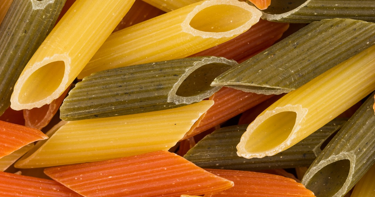 Andrzejkowa wróżba z makaronem to hit. Goście będą się przy niej świetnie bawić /Pixel