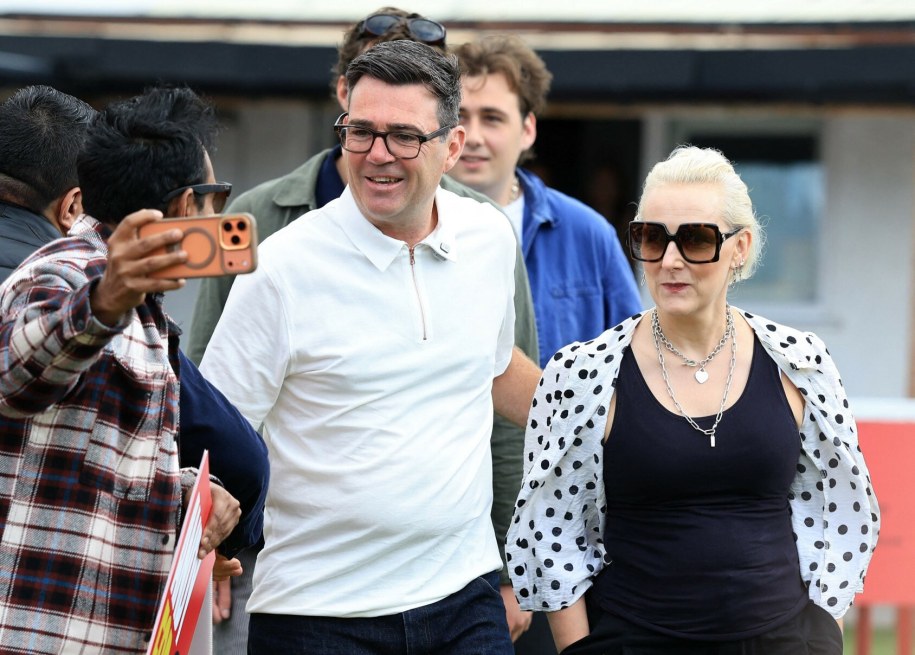 Andy Burnham z żoną Marie-France van Heel /Darren Staples  /East News