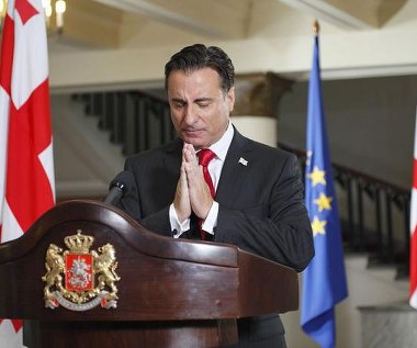 Andy Garcia w scenie z filmu "Pięć dni wojny"