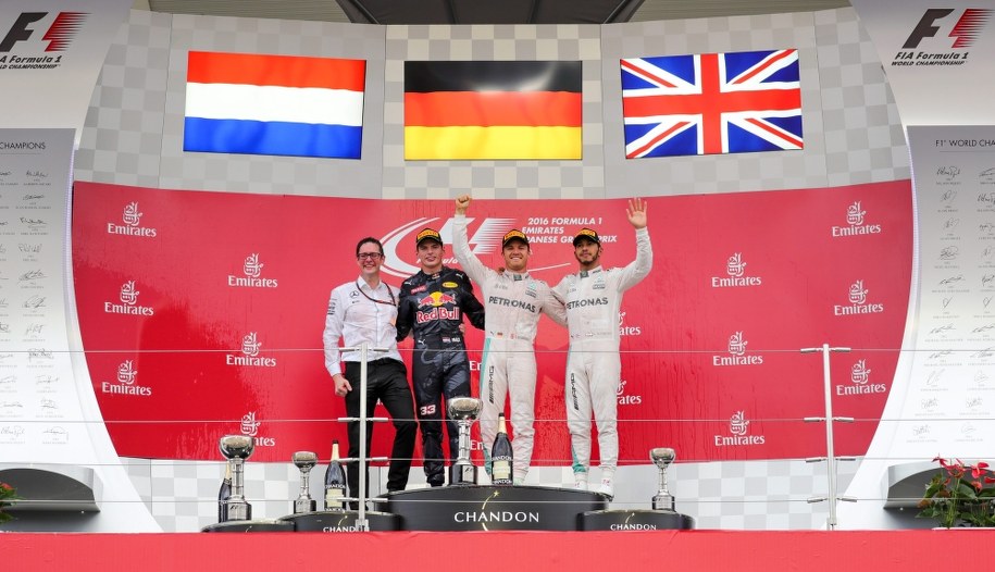Andy Shovlin, Max Verstappen, Nico Rosberg i Lewis Hamilton /PAP/EPA/DIEGO AZUBEL /PAP/EPA