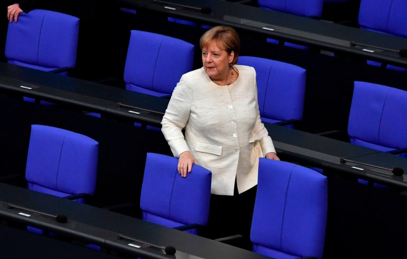 Angela Merkel będzie musiała "podwoić wysiłki" - zaznacza "Le Monde" /JOHN MACDOUGALL /AFP