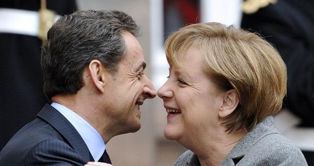 Angela Merkel i Nicolas Sarkozy zapowiadają, że ze strefy euro stworzą unię fiskalną /AFP
