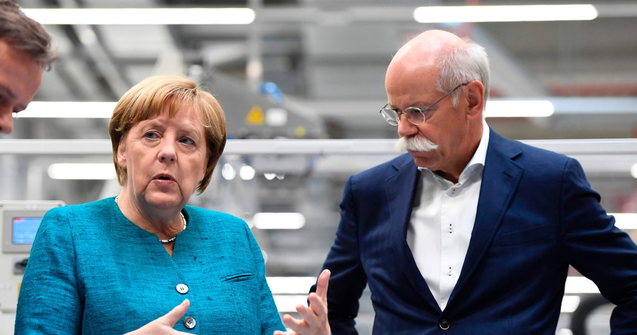 Angela Merkel i szef Daimlera Dieter Zetsche /AFP