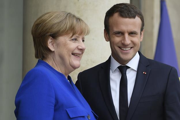 Angela Merkel (L) i Emmanuel Macron /EPA