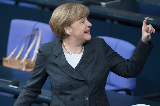 Angela Merkel miała ostatnio przy różnych okazjach kilka wpadek /MAURIZIO GAMBARINI  /PAP/EPA