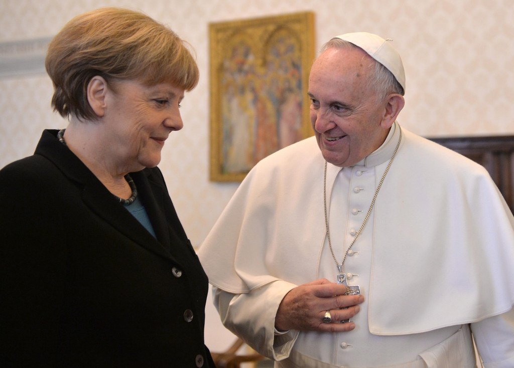 https://i.iplsc.com/angela-merkel-na-audiencji-u-papieza/00040AXY7DCLY3JF-C322-F4.jpg