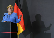 Angela Merkel o przyszłości: Czytanie i spanie na przemian