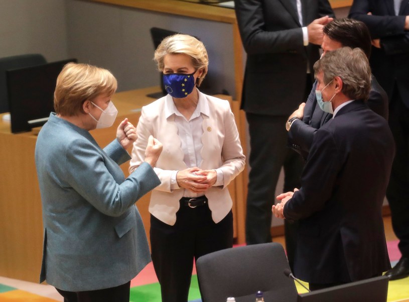 Angela Merkel, Ursula von der Leyen i David Sassoli podczas szczytu w Brukseli /AFP