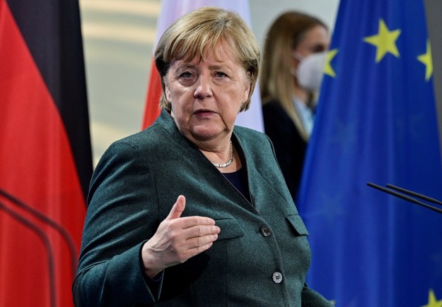 Angela Merkel żegna się ze stanowiskiem kanclerza Niemiec /JOHN MACDOUGALL /PAP/EPA