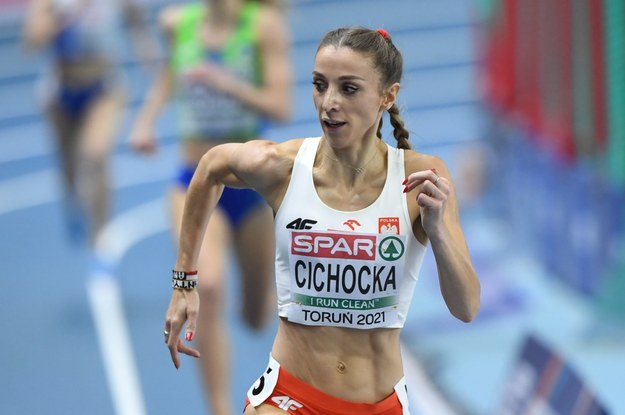 Angelika Cichocka w biegu na 800 m podczas lekkoatletycznych halowych mistrzostw Europy w Toruniu / 	Adam Warżawa    /PAP