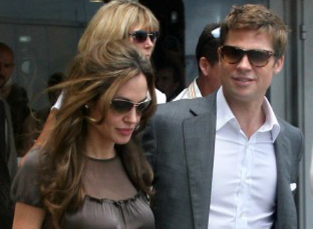 Angelina Jolie i Brad Pitt w Cannes /AFP